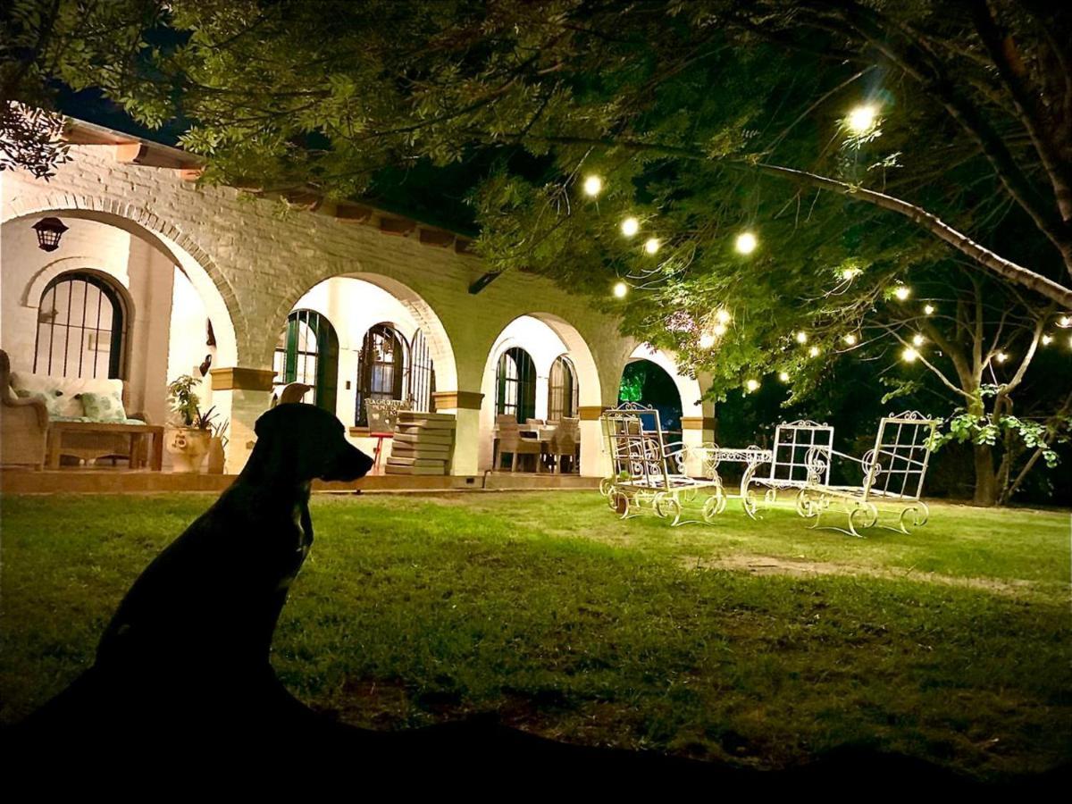Hotel Casona La Chiquita Chacras de Coria Exterior foto